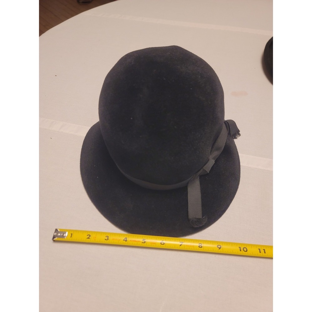 Vintage 1960s Velvet Black Felt Cloche Hat Grosgrain Ribbon Mod 1950s - Picture 5 of 5